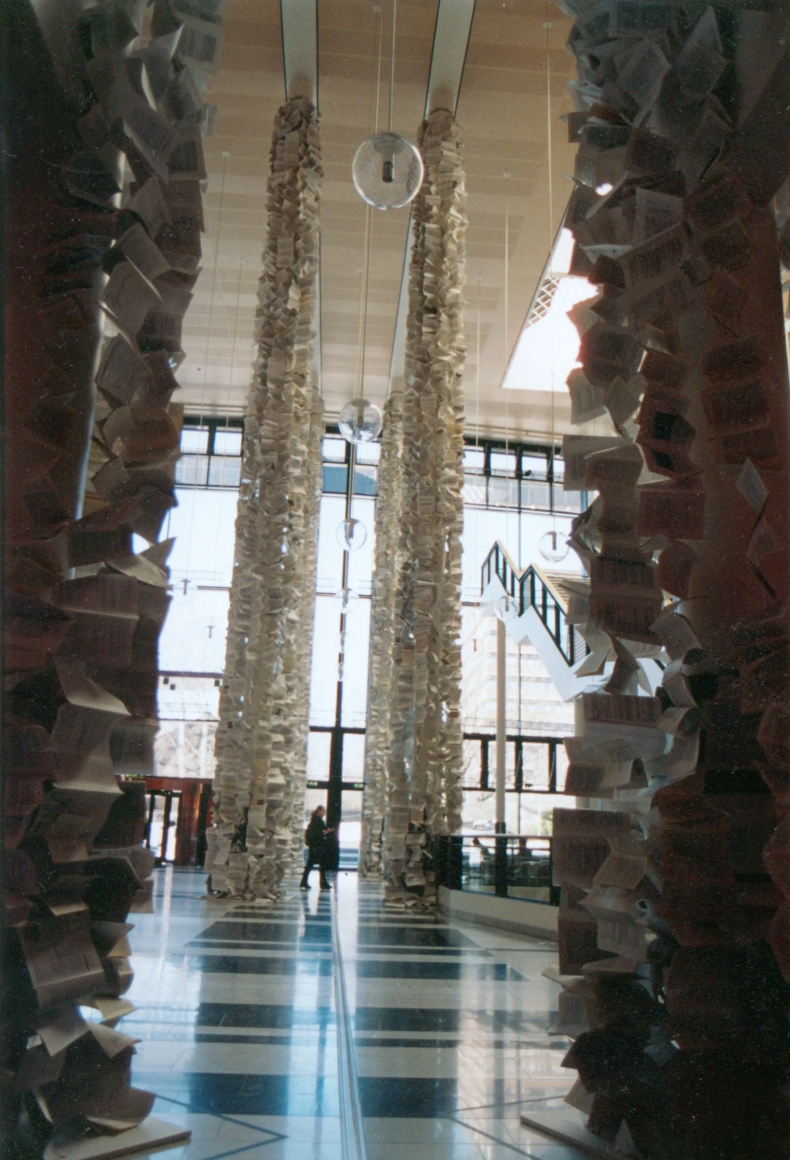 Babel Library VIII. Pillars of Papers, Fig. 2