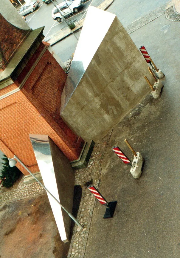 Attacking the Vertical: The Flying Car, Fig. 4